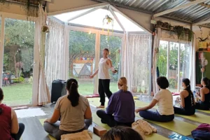 Desconectar de rutinas exigentes y abrir espacio para ti - Retiro Yoga Cádiz