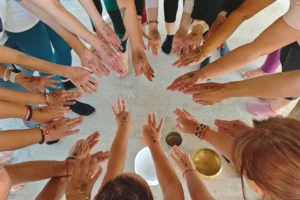 Talleres de crecimiento personal y silencio consciente - Retiro Yoga